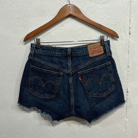 Levi’s Button Fly Distressed Shorts - Picture 4 of 4